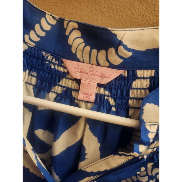 Lilly Pulitzer Elsa Silk Smocked Relaxed Button Front Blouse Tide Pools Navy S - Picture 2 of 5